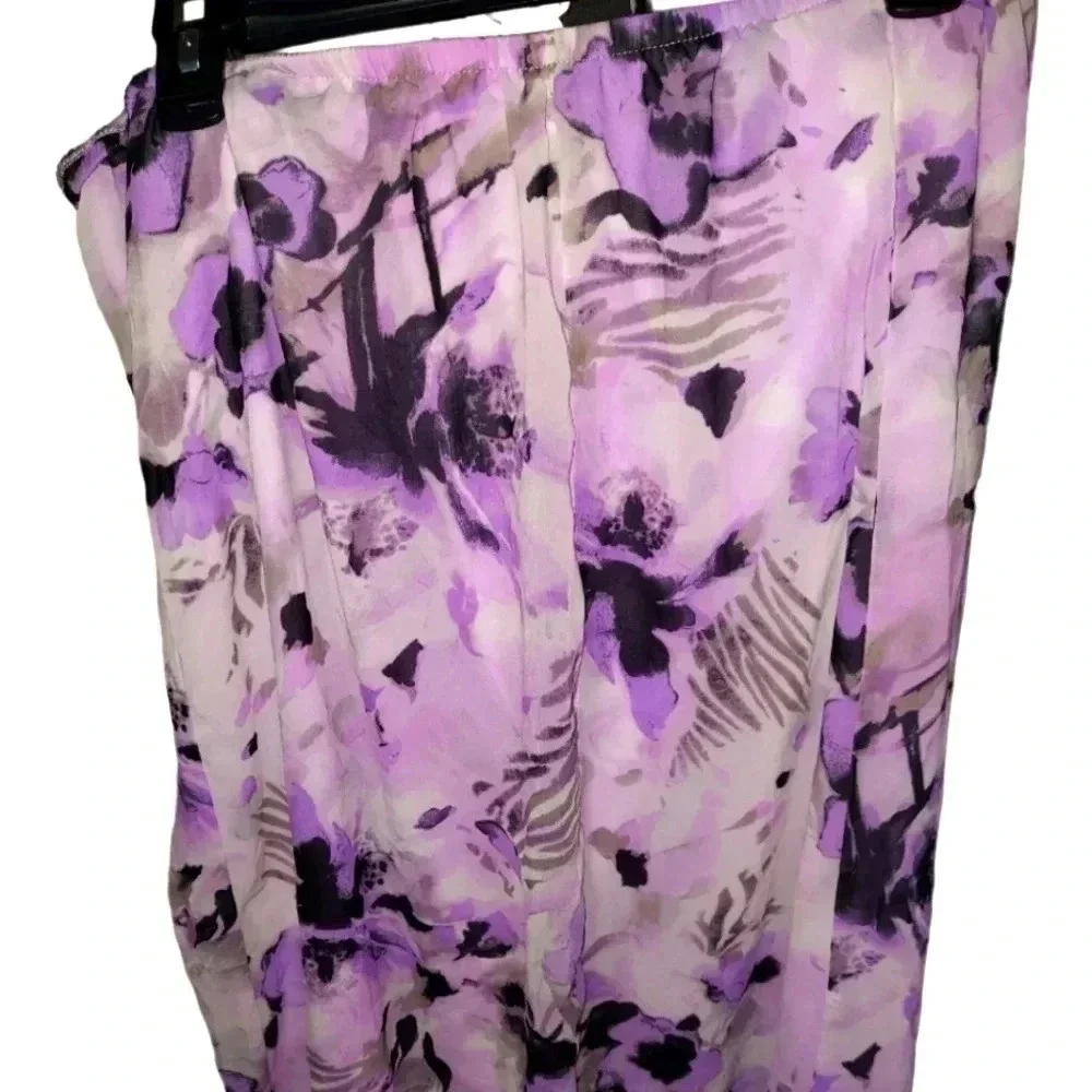 BEAUTIFUL Lavender Floral skirt